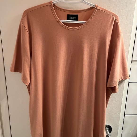 Cuts Clothing Other - Cuts Clothing elongated tee